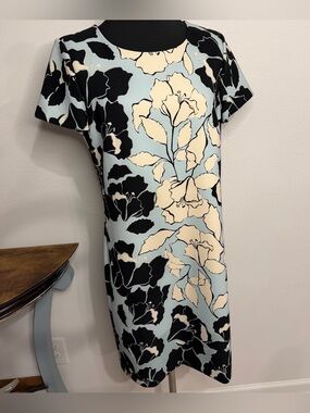 Karl Lagerfeld Paris Size 10 Shift Dress Floral Stretch
